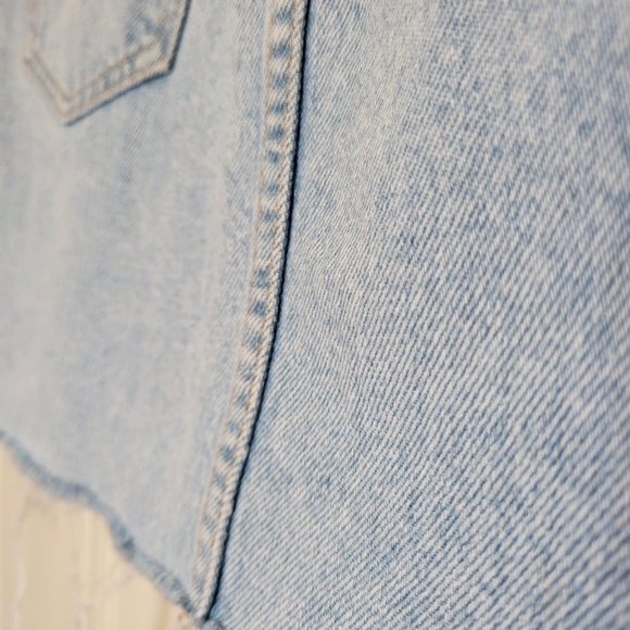VINTAGE GUESS LIGHT WASH DENIM SKIRT - Picture 10 of 14